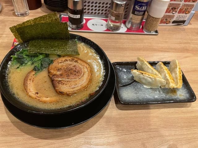 横浜家系ラーメン 有楽家 共和店 - サブ画像2