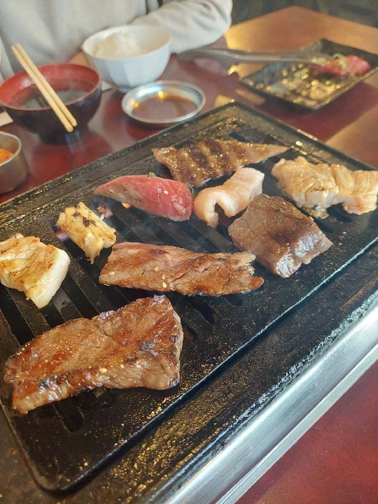 焼肉・ホルモン 極味屋