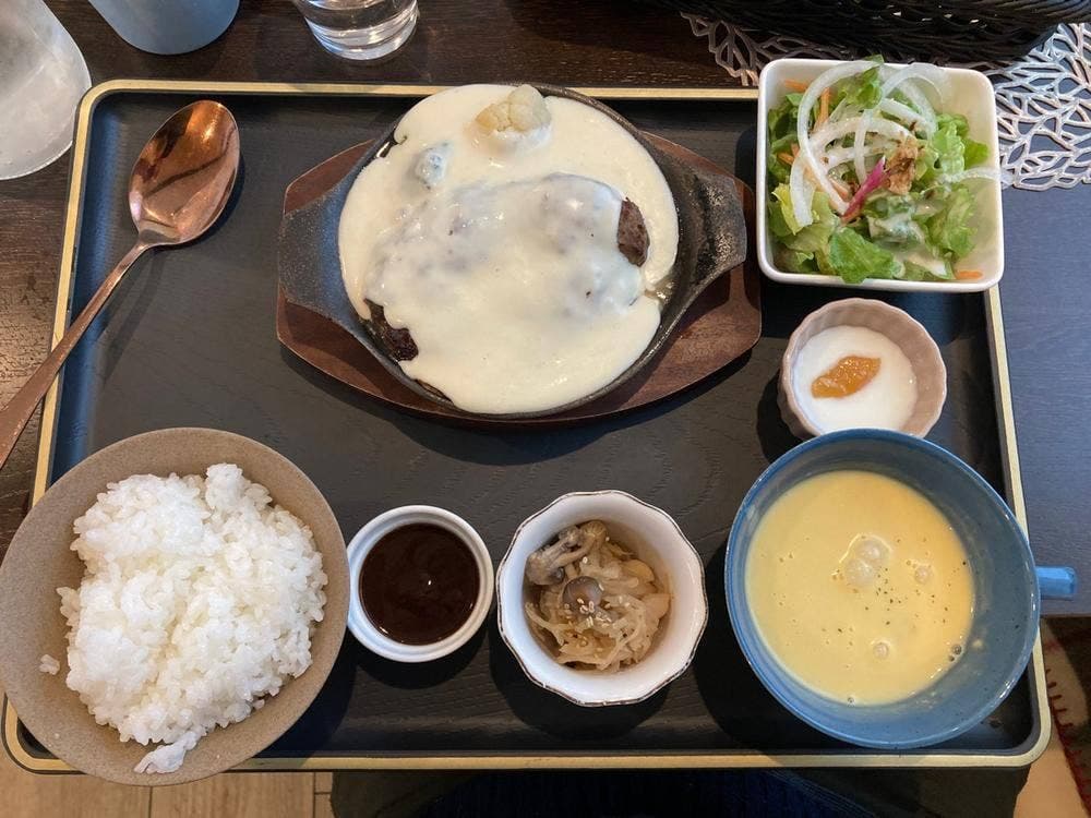 ハンバーグ&ダイニング cloche