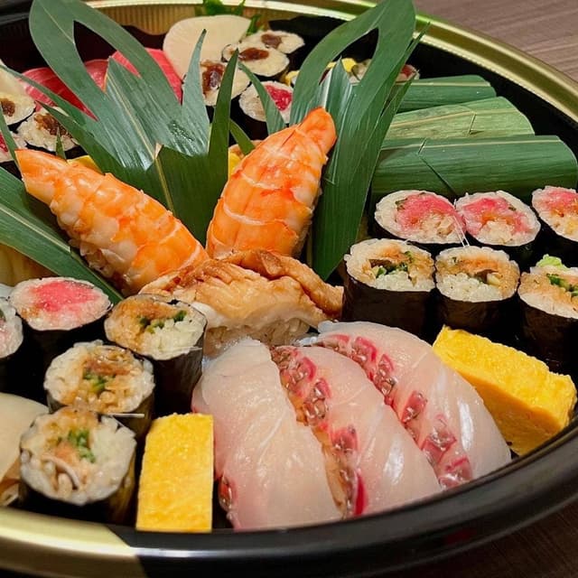 お持ち帰り鮨専門店 鮪と小肌と穴子とそれから - サブ画像2