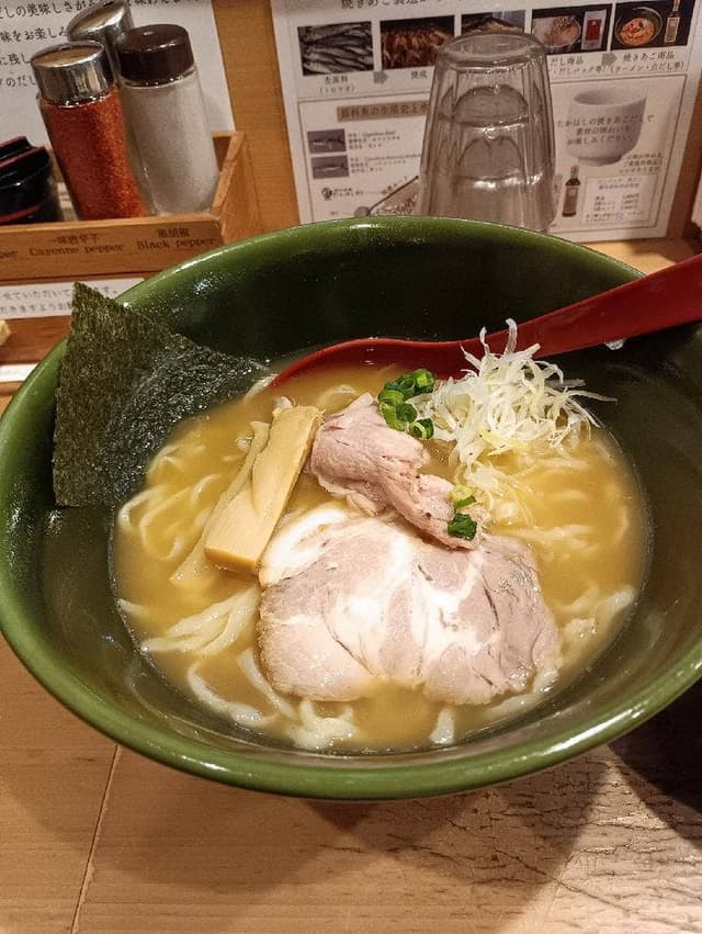 焼きあご塩らー麺 たかはし 銀座店 - サブ画像2
