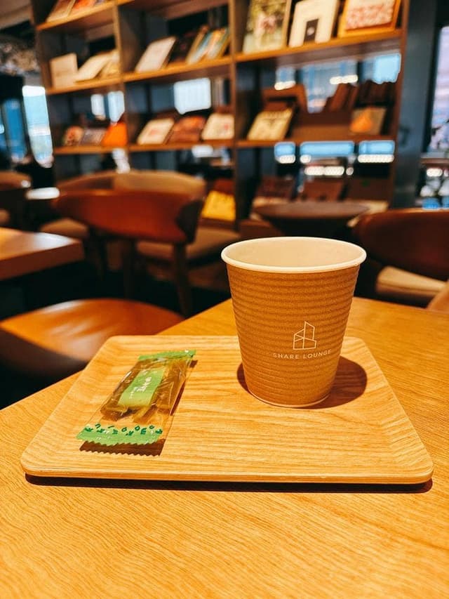 TSUTAYA BOOKSTORE SHARE LOUNGE 下北沢 - サブ画像1