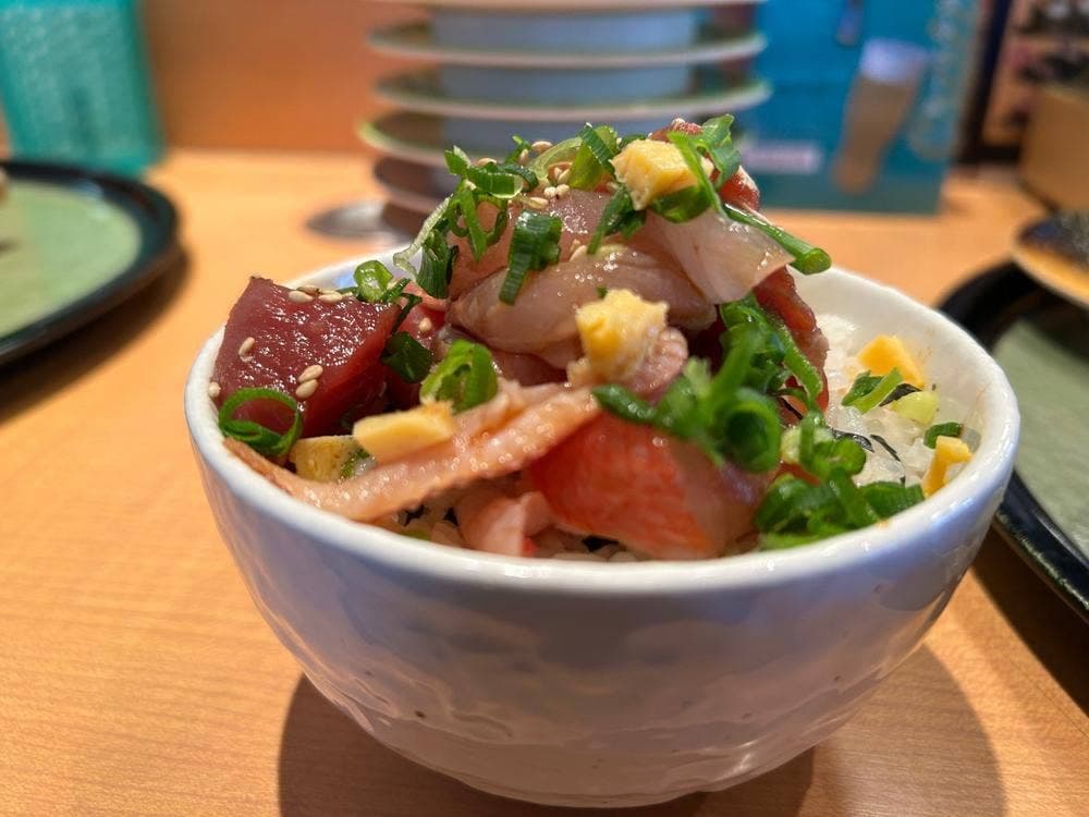 地魚回転寿司 丸藤 本店