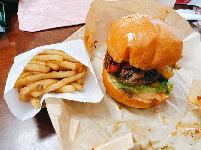 MARY BURGER 都立家政店 - サブ画像1