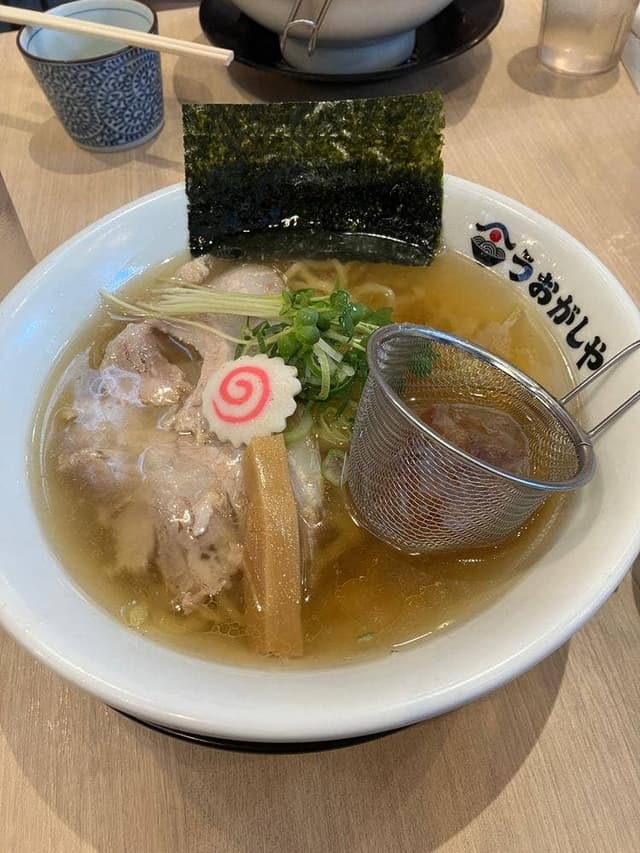 鮨とラーメン うおがしや みなとみらい一番街 - サブ画像1