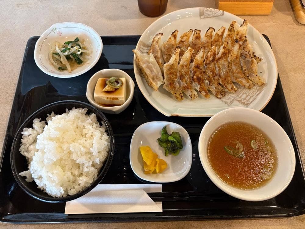 GYOZA BAR 八まん亭