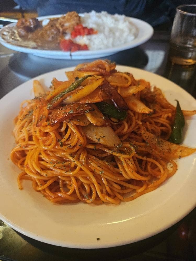 赤い館エルピア