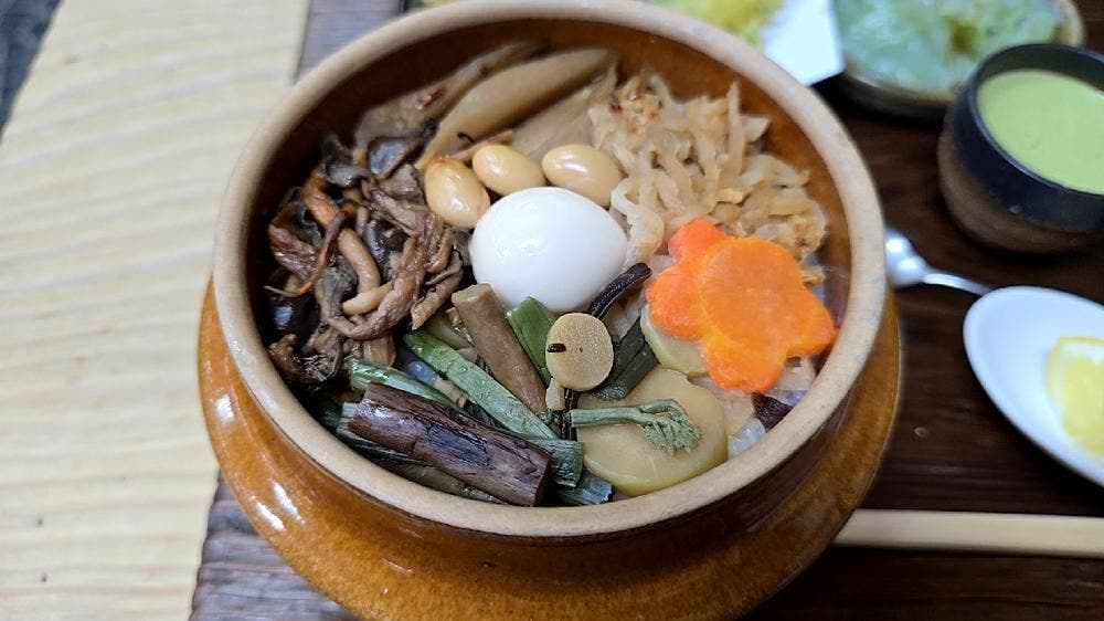 鳩の巣釜めし