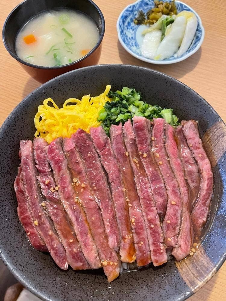 めしのやまいち