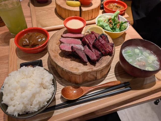 新宿焼肉 牛たんの檸檬 大阪本店 - サブ画像1