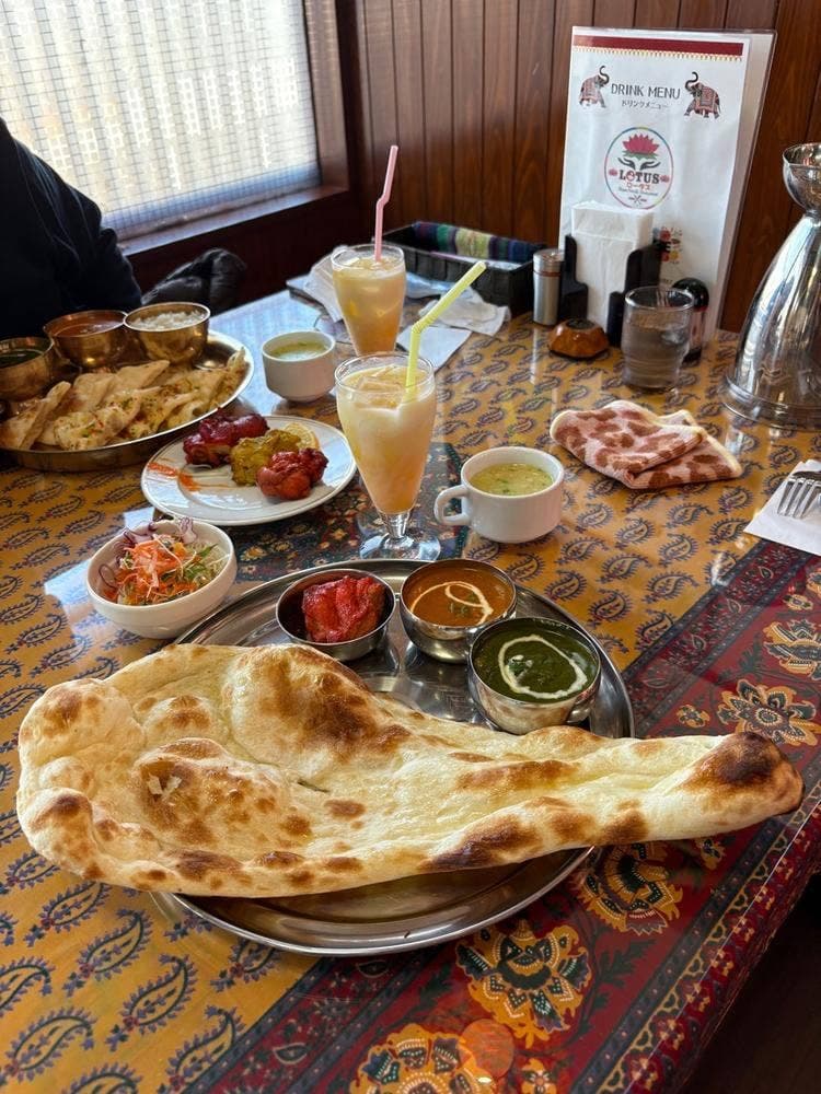 ロータス アジアンファミリーレストラン