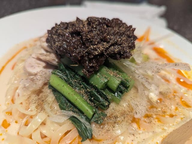 麺 銀座 卯ノ月 - サブ画像2