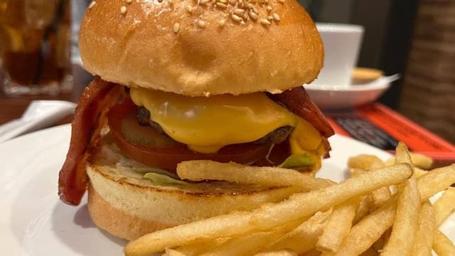 3000日かけて完成した極上ハンバーガー 本町靱公園店 - サブ画像3