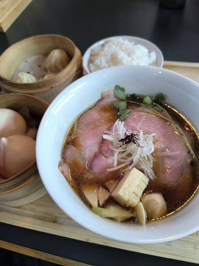 らぁ麺と点心 麺屋グラフミ - サブ画像3