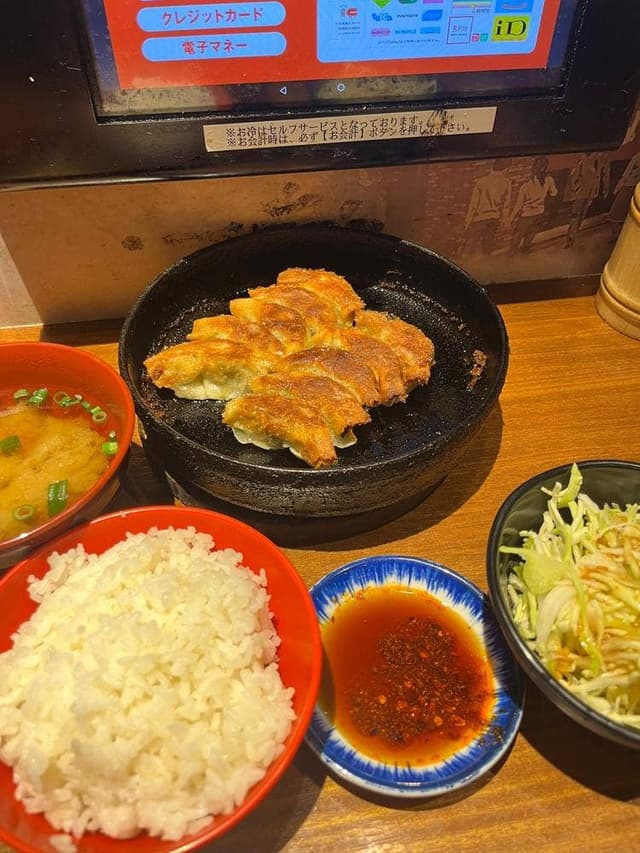 小倉鉄なべ餃子 エキナカ店 - サブ画像1