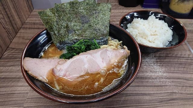 横浜ラーメン 武蔵家 松戸店 - サブ画像2