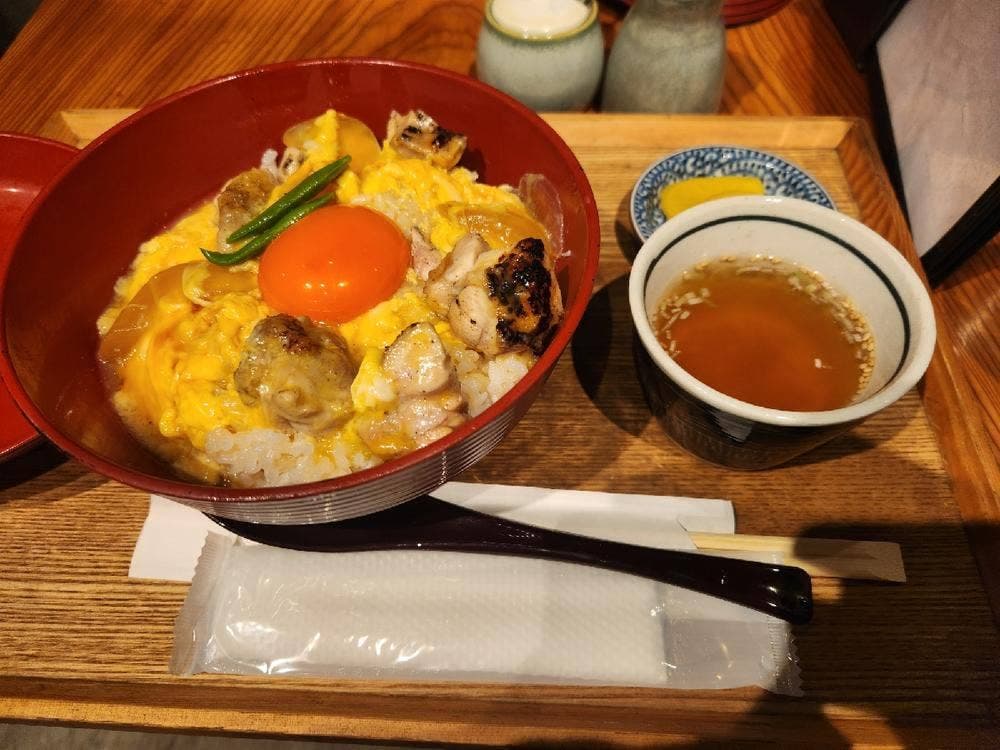 炭焼き親子丼 MARUYA 。