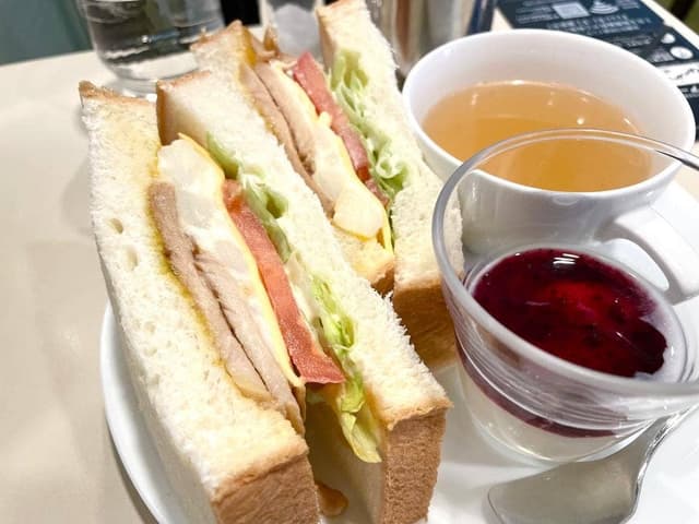 喫茶室ルノアール 新宿西口駅前店 - サブ画像2