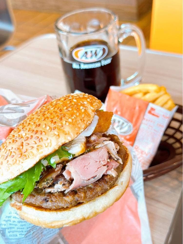 A&W 牧港店