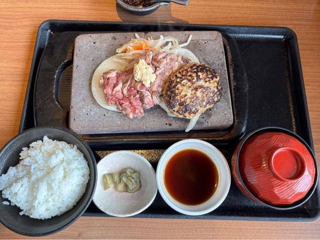 石焼きステーキ贅 砺波店 - サブ画像1