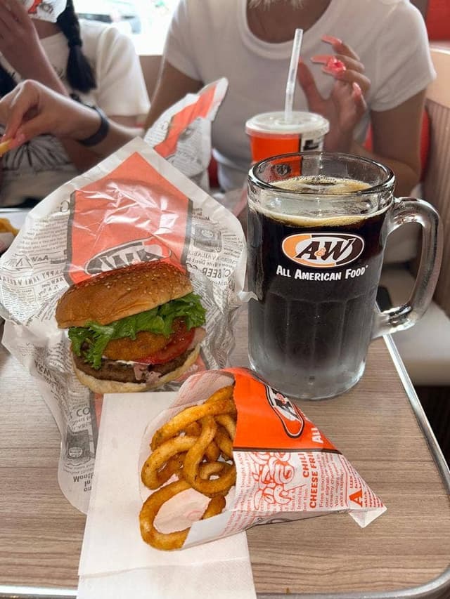 A&W 牧港店 - サブ画像1