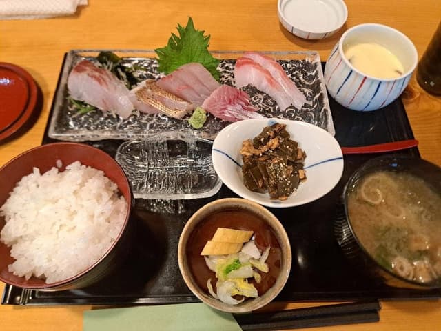 四季菜割烹 伝 - サブ画像1