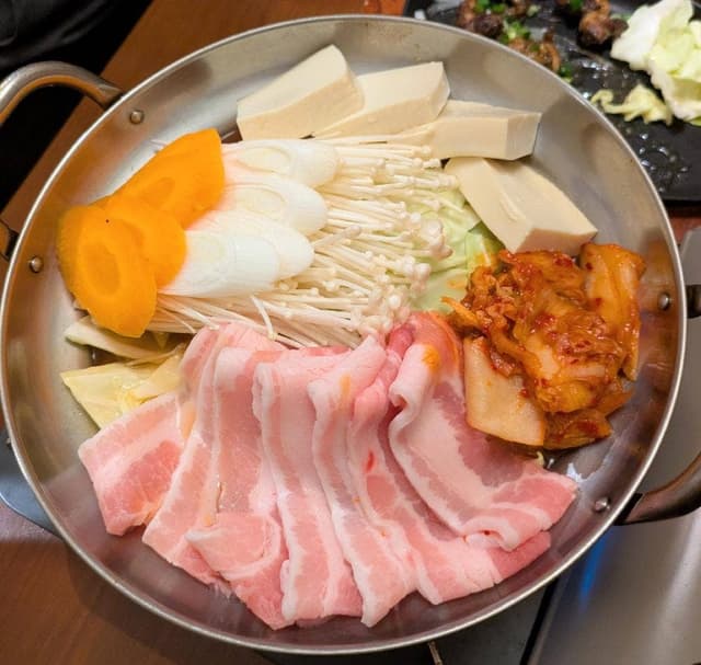 炭火地鶏全60品食べ放題と飲み放題 個室居酒屋 兜 池袋東口店 - サブ画像2