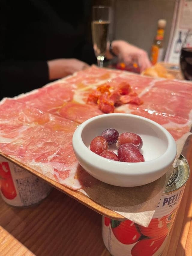 ワインの酒場。ディプント 新宿西口店 - サブ画像1