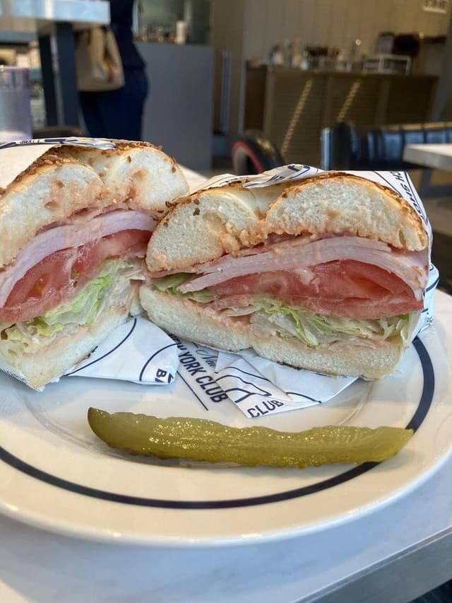 NEW NEW YORK CLUB THE BAGEL CAFE AND BEER STAND - サブ画像1