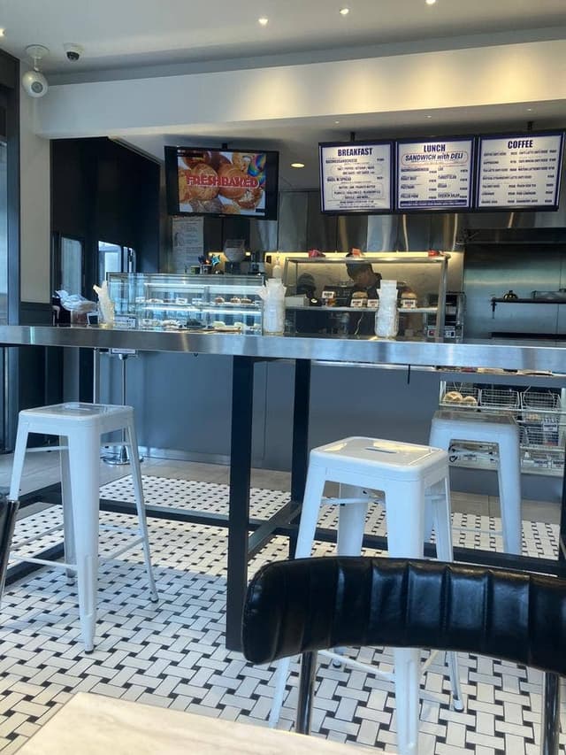 NEW NEW YORK CLUB THE BAGEL CAFE AND BEER STAND - サブ画像3