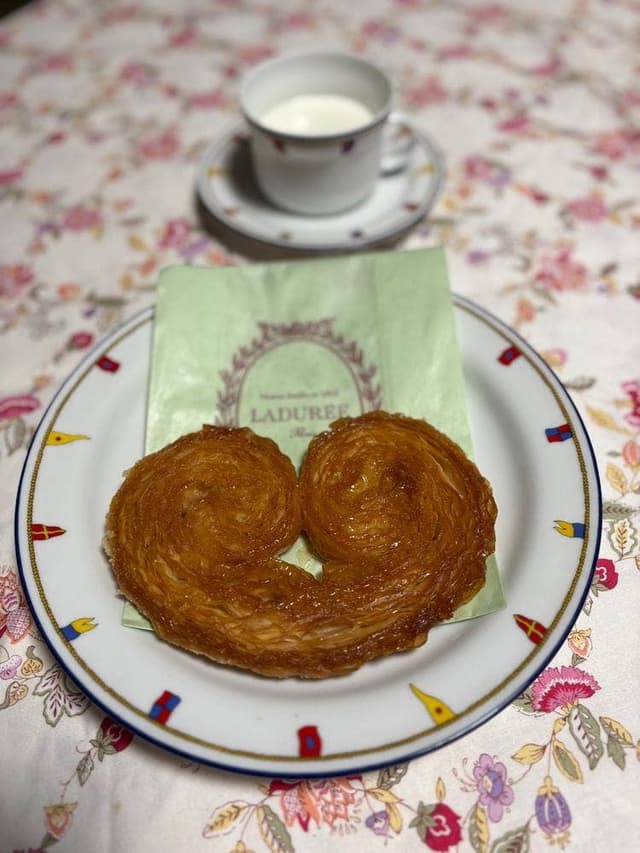 LADUREE 銀座三越店 - サブ画像3