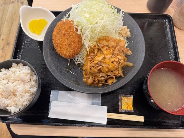 生姜焼き定食専門店 元気が出る食堂 - サブ画像1