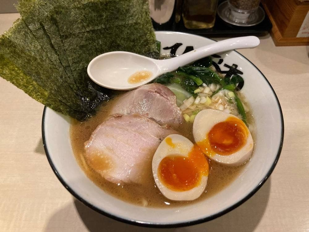 地鶏豚骨らーめん ひなわ