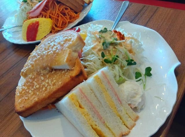 カフェ・ド・ムッシュ 姫路店 - サブ画像1