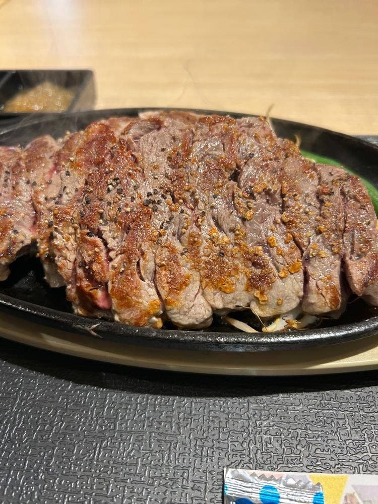 1ポンドのステーキ ハンバーグ タケル 阪急三番街店