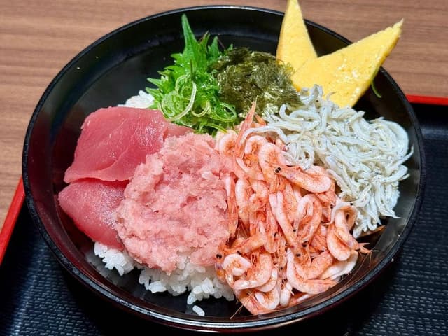 駿河湾の恵み 家族庵 海鮮丼 - サブ画像1