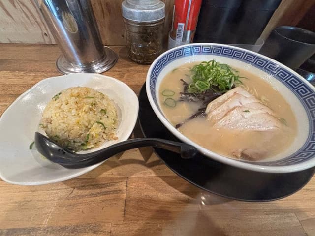 虎と龍 豊中店 - サブ画像1