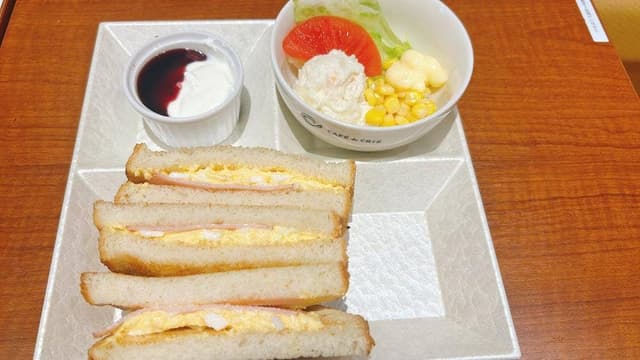 カフェ・ド・クリエ ホピタル 慶應義塾大学病院店 - サブ画像1