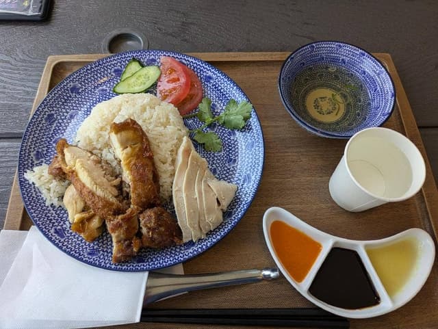 アジア食堂 新嘉坡鶏飯 三井アウトレットパーク 横浜ベイサイド店 - サブ画像3