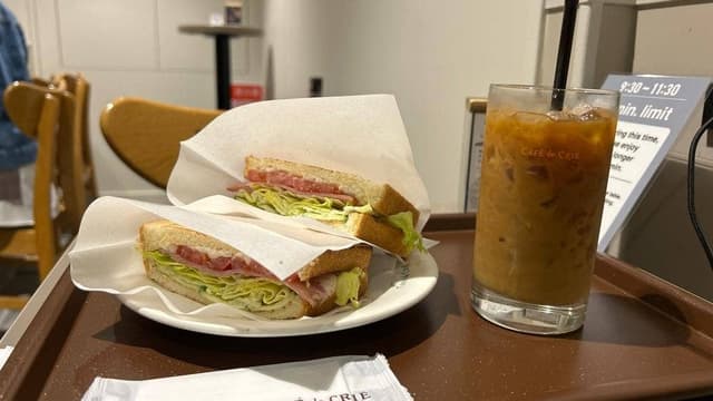 カフェ・ド・クリエ 新宿東新ビル店 - サブ画像1