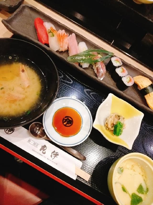 鮨・割烹 丸伊 - サブ画像1