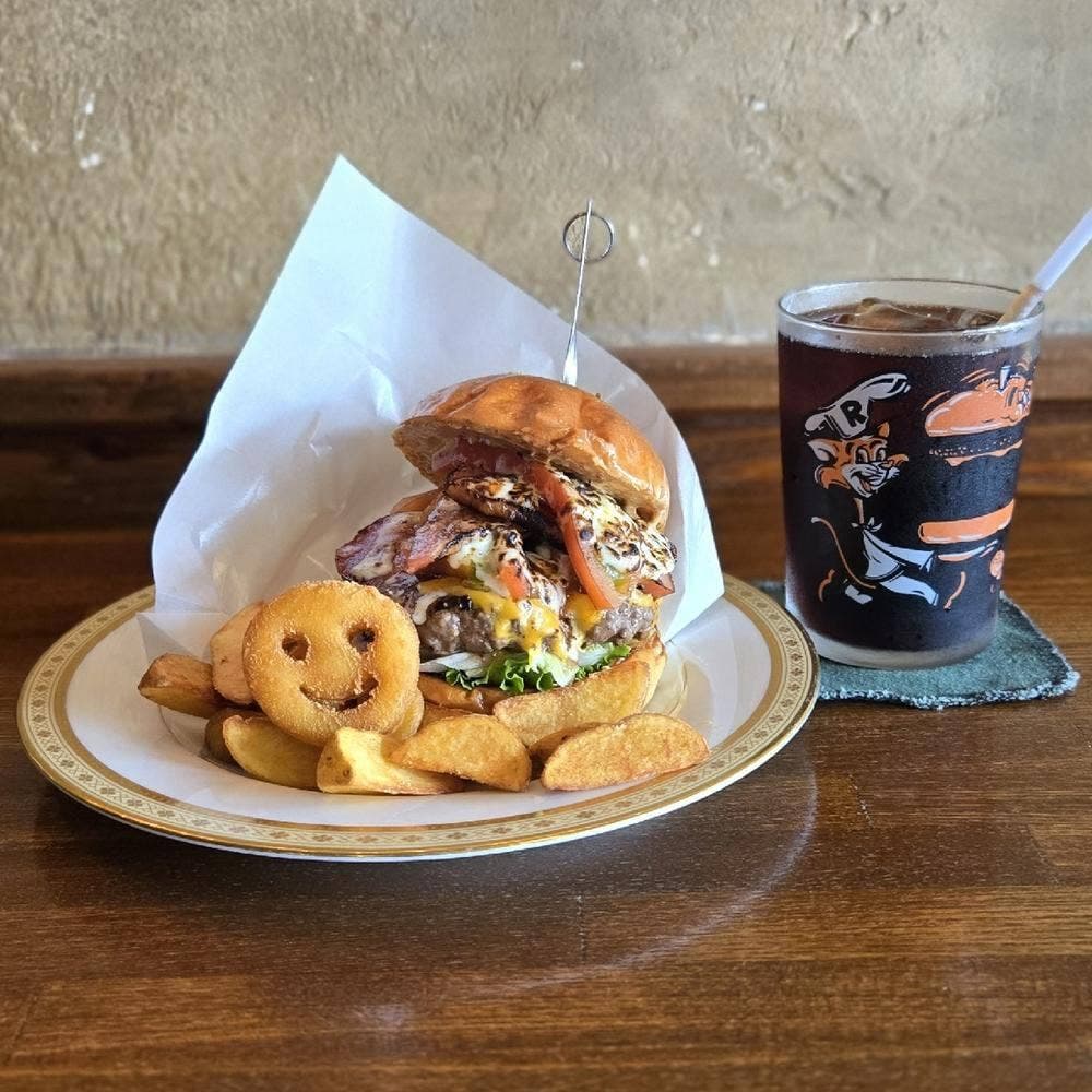 RALPH’S BURGER RESTAURANT