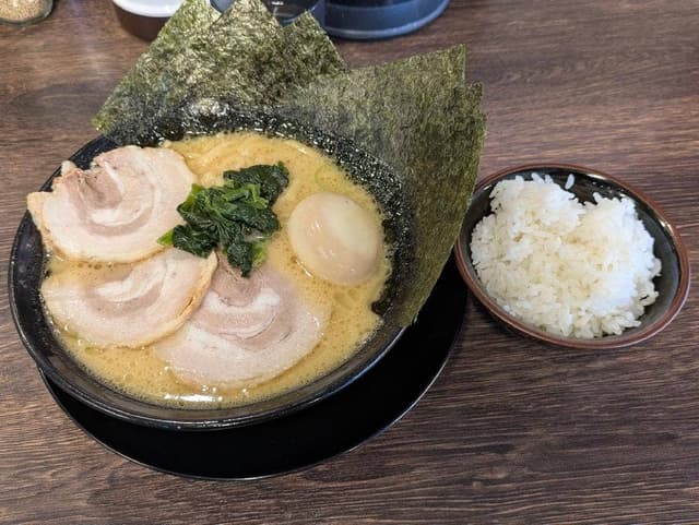 横浜家系ラーメンさがみ家 - サブ画像3