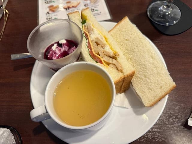 喫茶室ルノアール 六本木ラピロス店 - サブ画像1