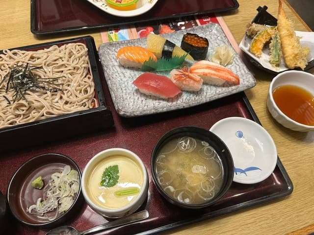 とんでん 戸田新曽店 - サブ画像2