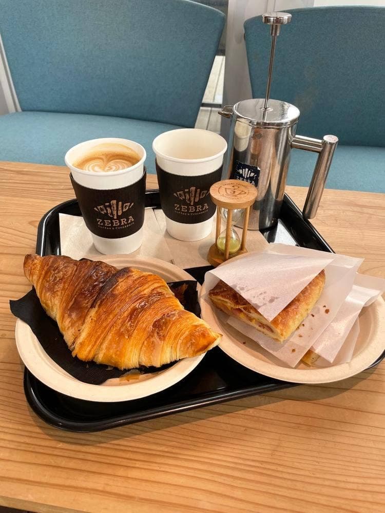 ZEBRA Coffee & Croissant 横浜店