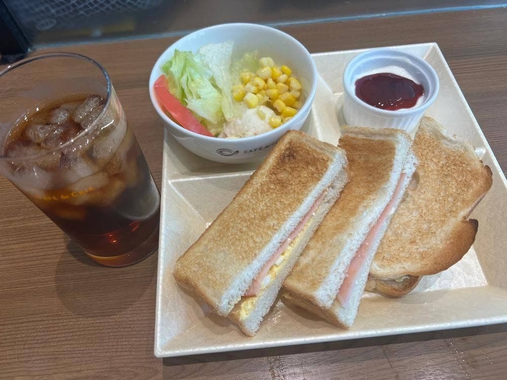 カフェ・ド・クリエ 市ヶ谷東店