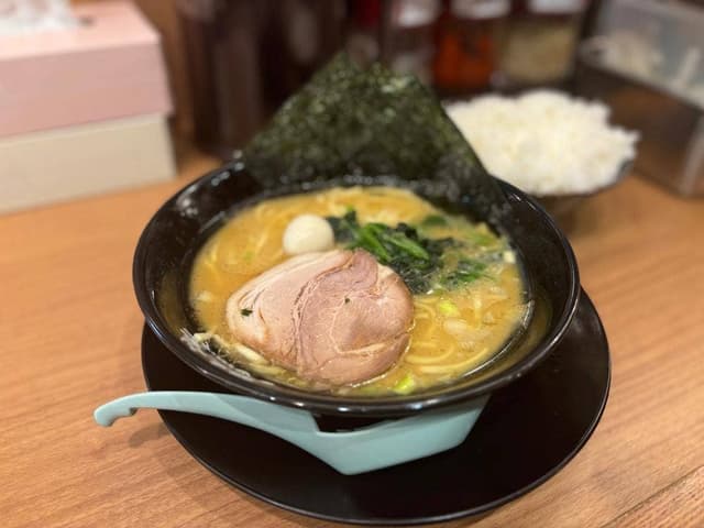 横浜家系ラーメン 町田商店 大崎店 - サブ画像1