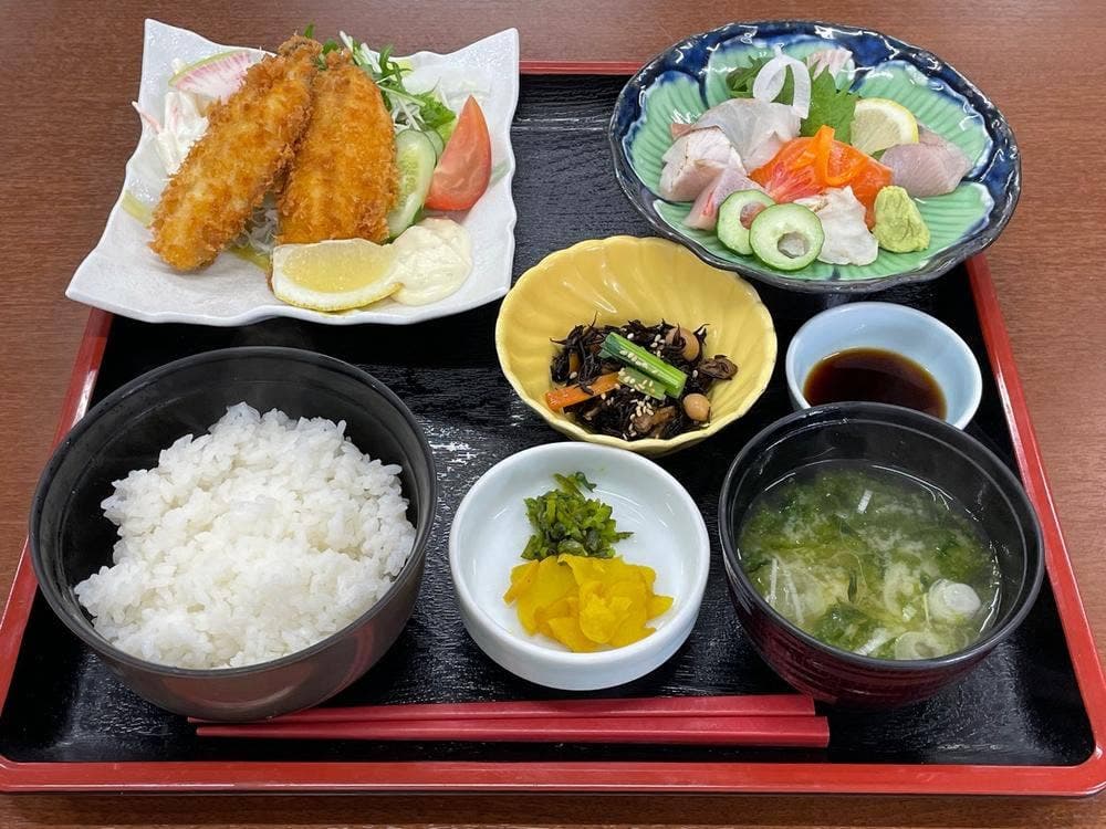 すずなり食堂