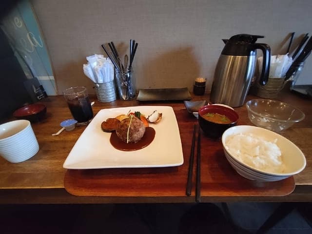 ハンバーグと肉料理のお店 41才の春だから - サブ画像1